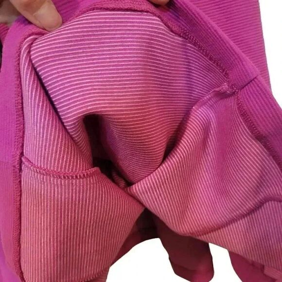 Banana Republic Women's Fuschia Poly/Cotton/Spandex V-Neck Short Sleeve Pleated - Picture 8 of 14